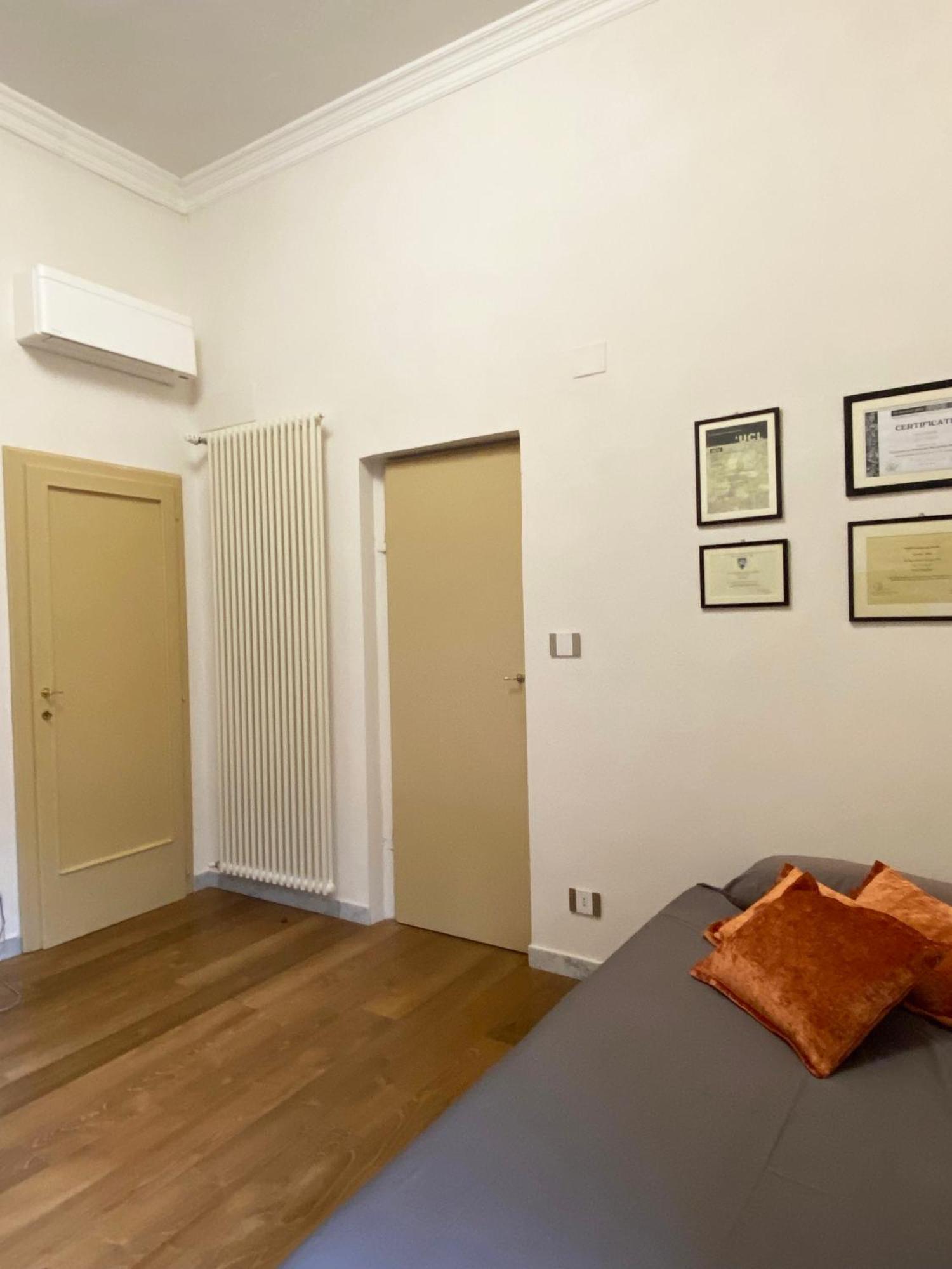 L'Antica Casa Sui Lungarni Di Pisa Hotell Exteriör bild